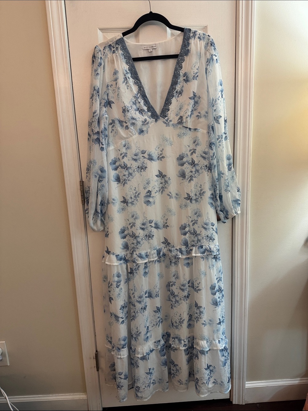 BALTIC BORN Rumi Deep V Tiered Floral Maxi Dress w/ Slit Long Sleeve Size Large - Picture 4 of 8